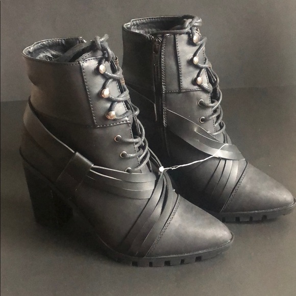 Qupid Shoes - NWT QUPID BLACK HEELED COMBAT BOOTS SIZE 6